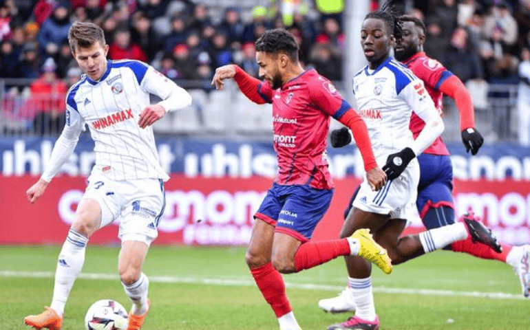 法甲焦点战：斯特拉斯堡VS马赛——攻防博弈下的胜负手与比分推演